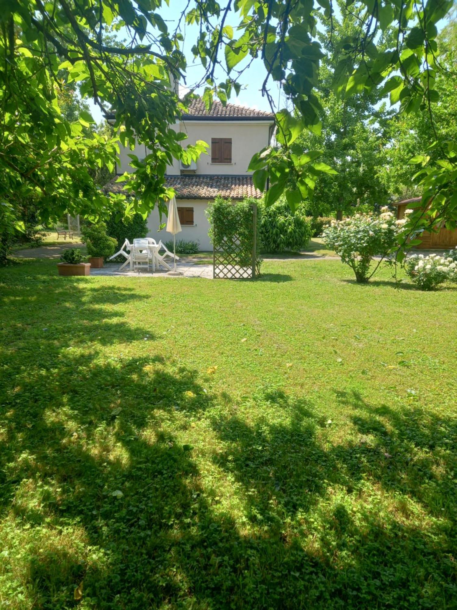 Holiday Home Giaron Rosolina Luaran gambar